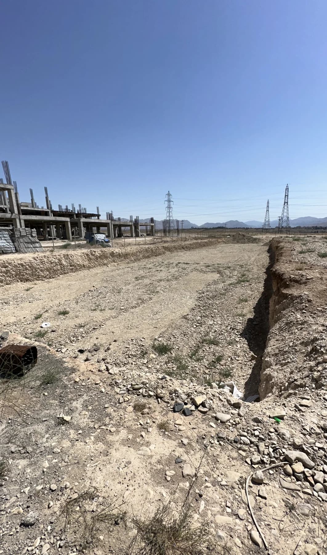 Groundworks and structural frames across the Simorgh site
